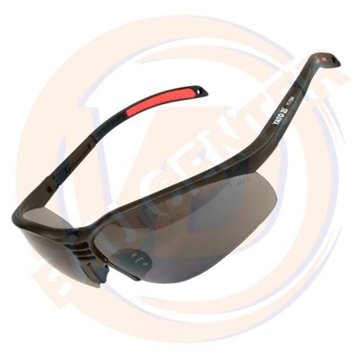 	Paris Hilton is free to dominate the press again	