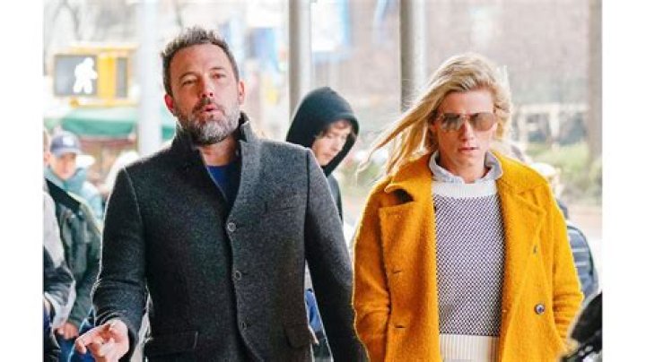 Ben Affleck & Lindsay Shookus spent the weekend in Vegas, are now back in LA