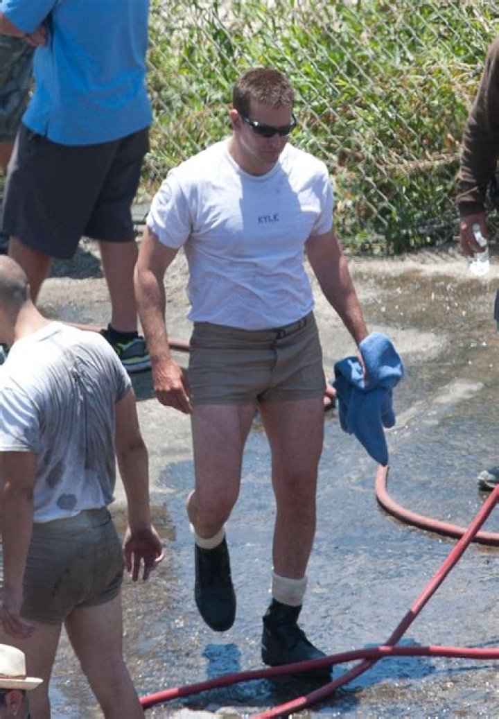 Bradley Cooper’s shorty shorts on the ‘American Sniper’ set: would you hit it?