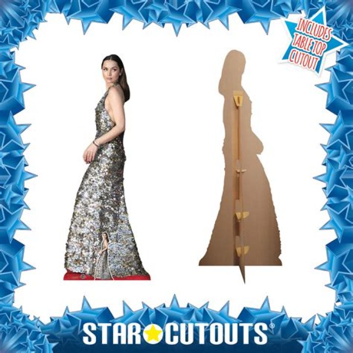 Casey Affleck: that wasn’t me throwing out the cardboard cutout of Ana de Armas