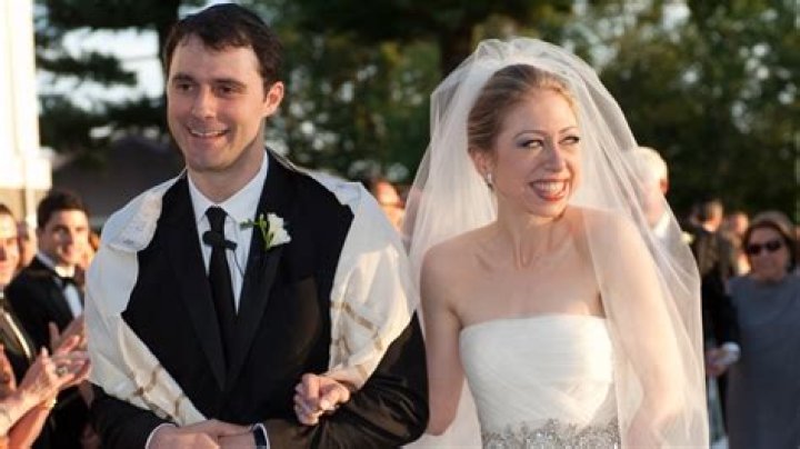 Chelsea Clinton’s wedding details: Vera Wang gown & no Pres. Obama