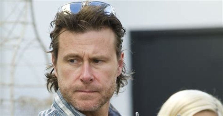 Dean McDermott posted and deleted an announcement that he split with Tori Spelling