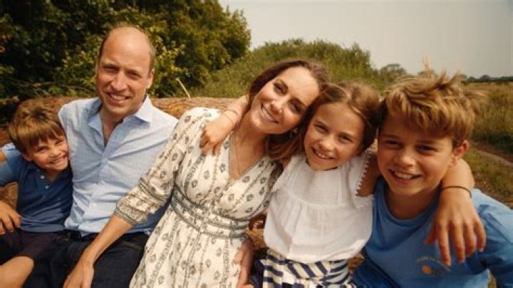 Did Prince William used to rest his head in Carole Middleton’s lap?!!?
