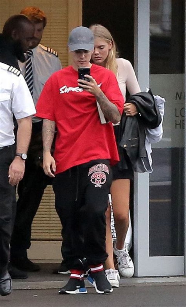 Cele|bitchy | FFN_FlynetUK_Bieber_Justin_082116_52151852