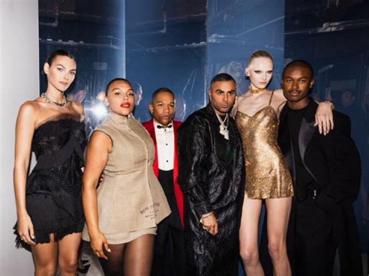 bitchy | Grimes leaves the Carlyle Hotel for a Met Gala after-party in NYC