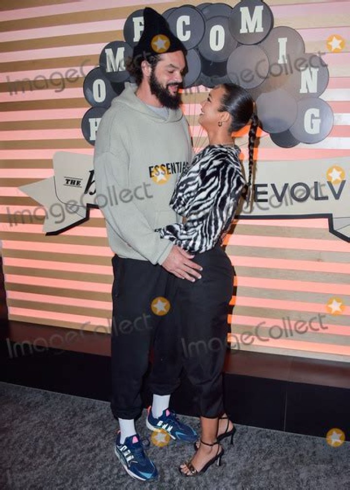 bitchy | ‘Homecoming Weekend’ Featuring Justin Bieber And Marshmello Hosted By The h.wood Group And REVOLVE