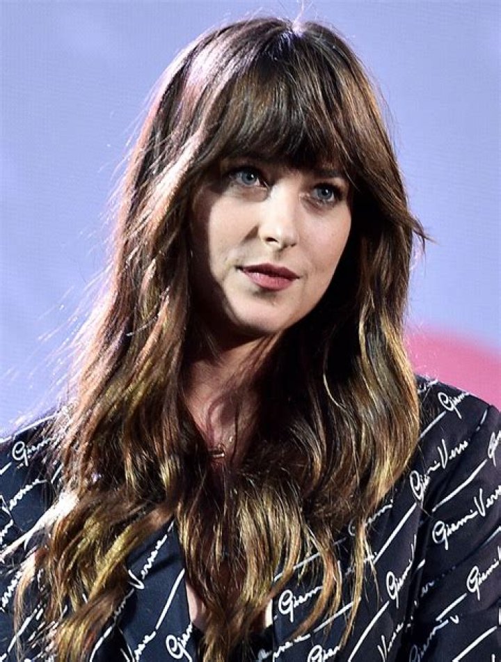 Is Dakota Johnson’s ‘Fifty Shades’ styling too immature & budget?