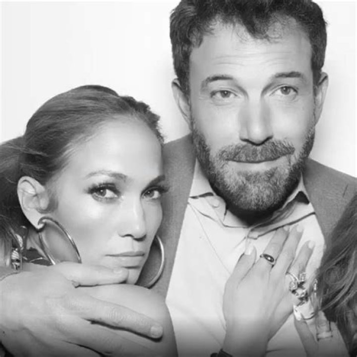 Jennifer Lopez & Ben Affleck are ‘Instagram Official’ because of Leah Remini