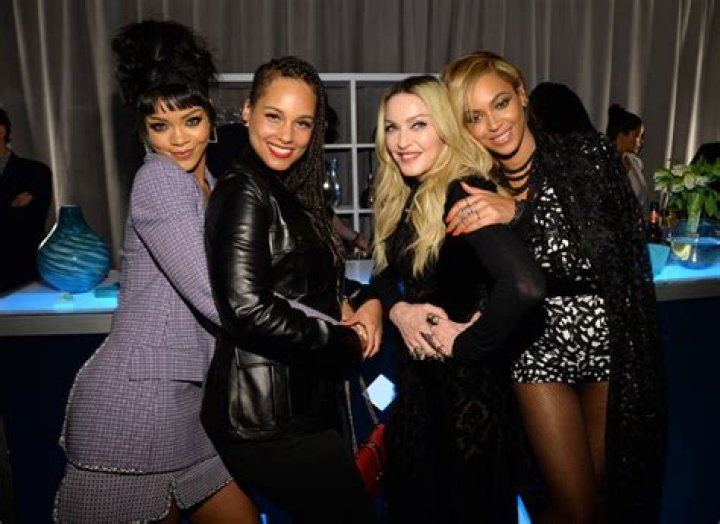 Jeremy Allen White: ‘Deep-dish pizza is disgusting… it’s so doughy’