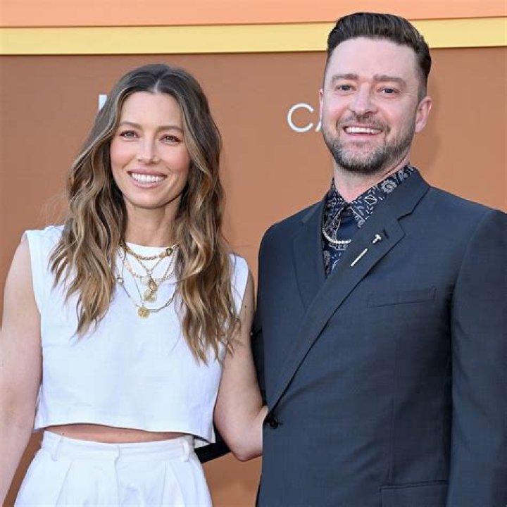 Justin Timberlake & Jessica Biel moving in together