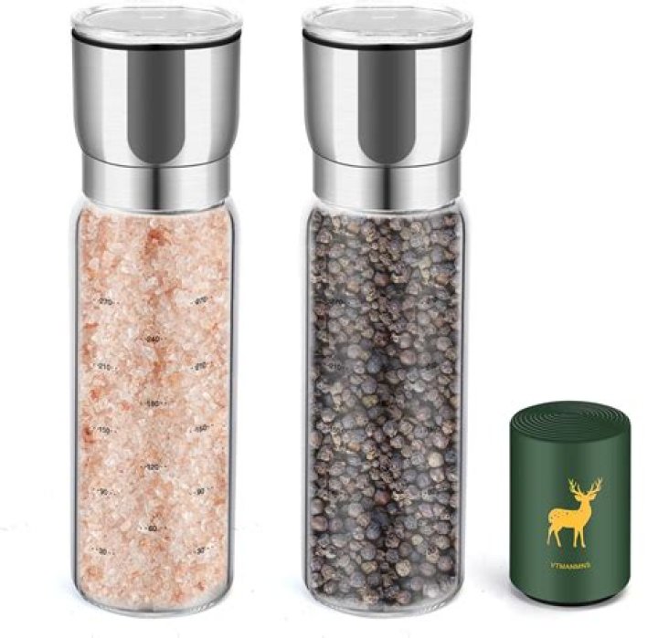 Justin Trudeau grew a salt-and-pepper vacation beard: hot or not?