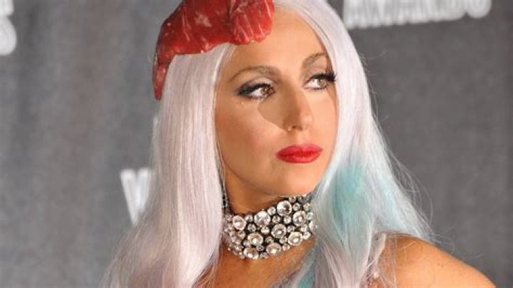 Lady Gaga’s new Malibu neighbors hate her because she’s got a crazy rooster
