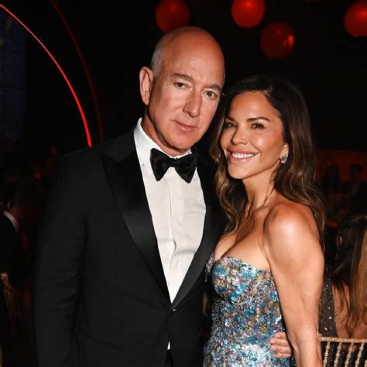Lauren Sanchez: Life with Jeff Bezos & our 7 kids is like ‘the Brady Bunch’