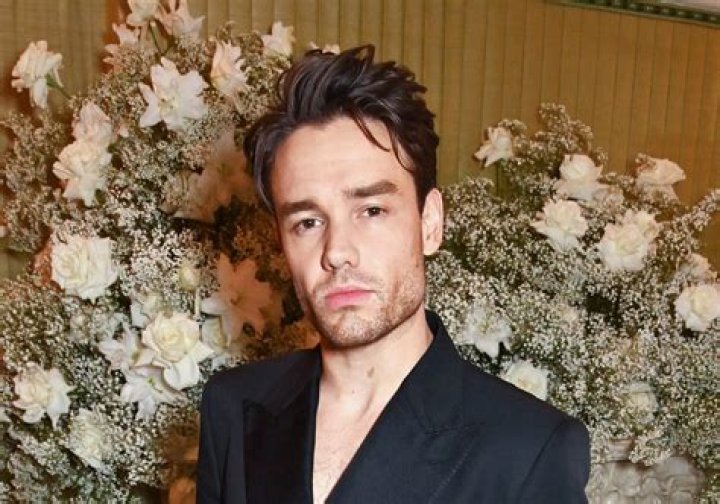 	Liam Payne & Maya Henry broke off their engagement after he cheated?	