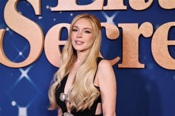 Lindsay Lohan has been offered six-figure deal to write a tell-all crack-memoir?