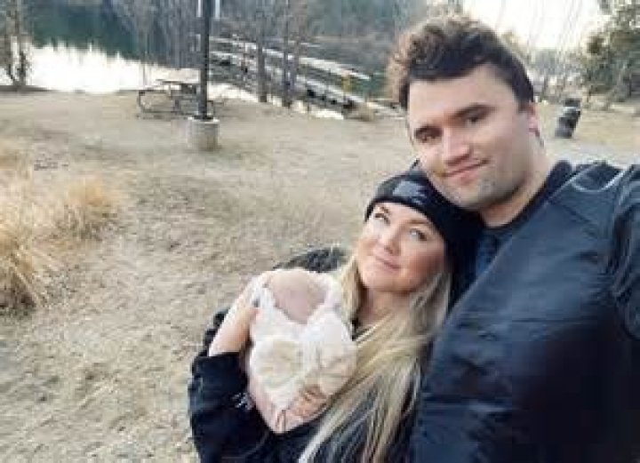 Louis Tomlinson of 1D broke up with his pregnant gf, is dating an actress