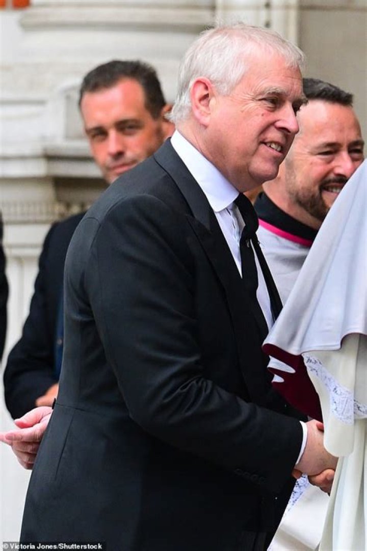 Mail: Prince William totally picked up Princess Kate from the hospital on Monday