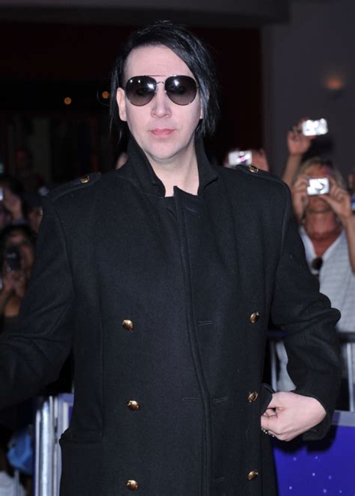 Marilyn Manson & Avril Lavigne have a “love connection”: cute or gross?