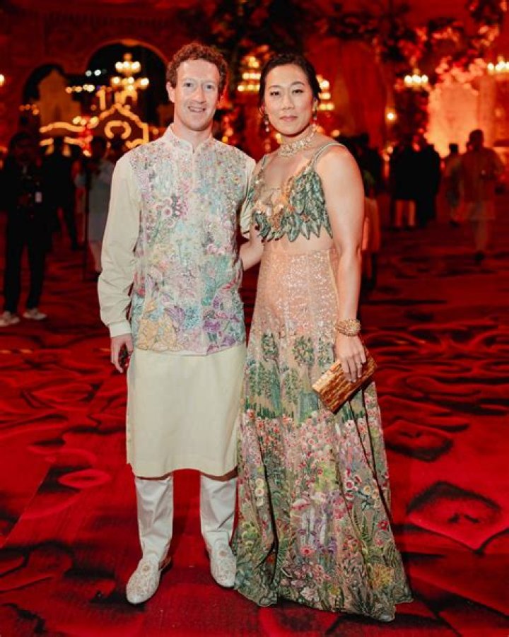 Mark Zuckerberg (billionaire Facebook dude) gets pap’d with his girlfriend