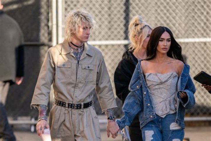 Megan Fox & Machine Gun Kelly stepped out in NYC, so they didn’t break up