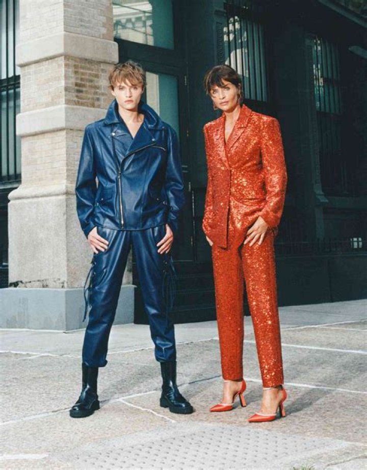 Norman Reedus ran to set on Walking Dead buck naked: funny or obnoxious?