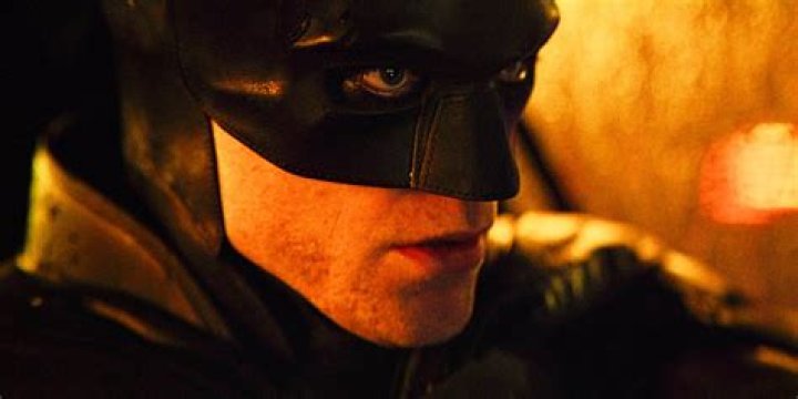 Robert Pattinson’s Bruce Wayne looks so ’90s emo as ‘The Batman’ films in Liverpool