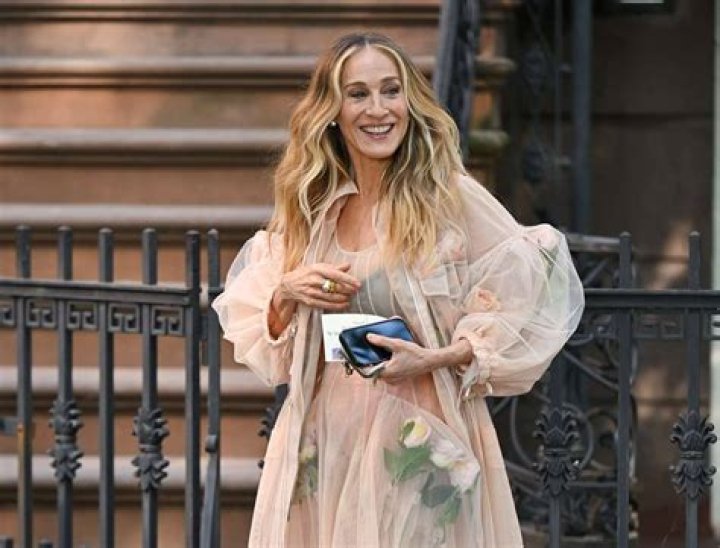 Sarah Jessica Parker brags about never getting takeout & cooking six nights a week