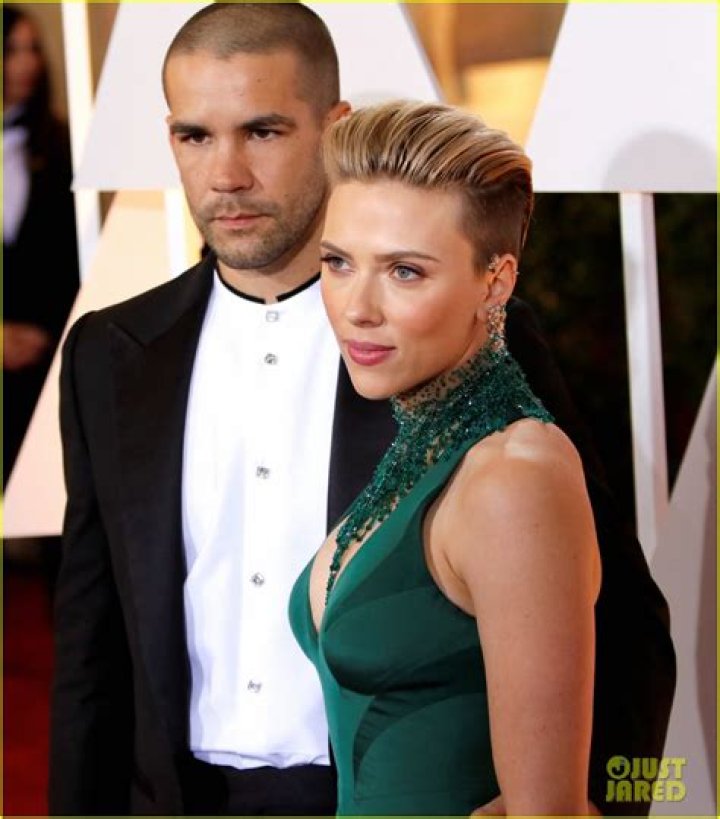 Scarlett Johansson & Romain Dauriac have split after two years of marriage