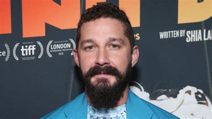 Shia LaBeouf has a hissy fit at new gf Carey Mulligan’s premiere