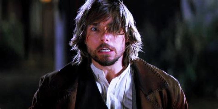 Tom Cruise keeps stealing Katie Holmes’ makeup